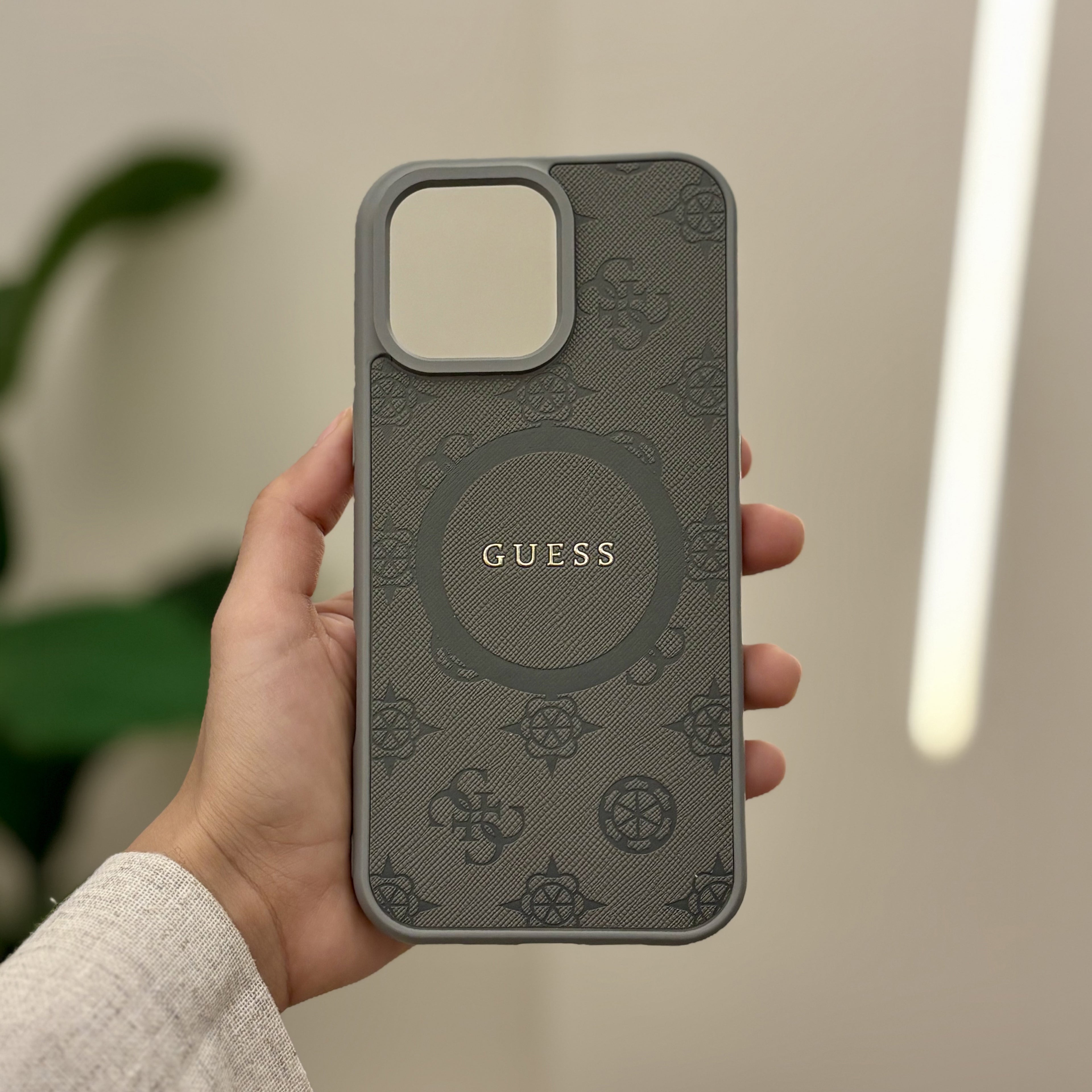 Guess Signature Edition