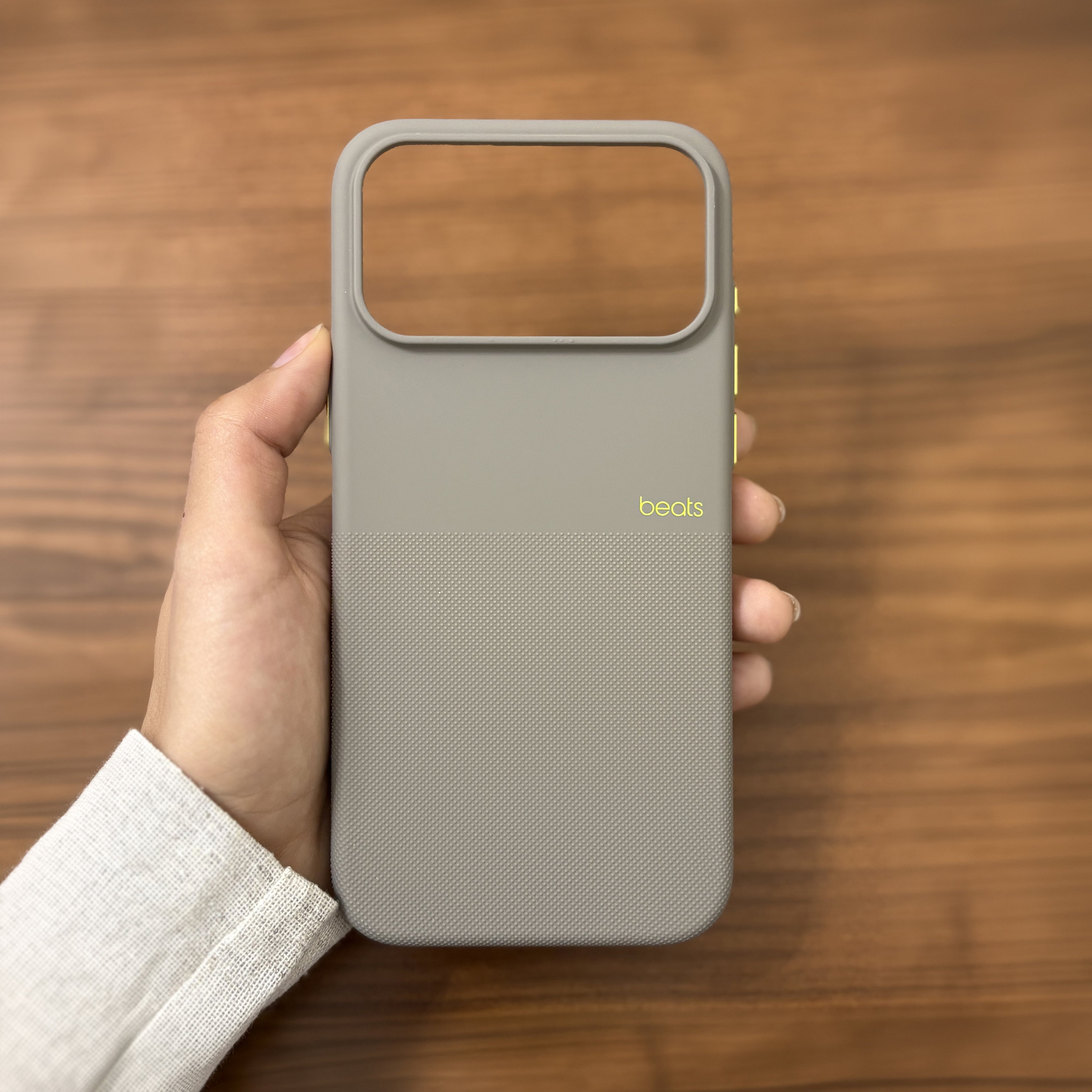 Beats Rugged Case - MagSafe